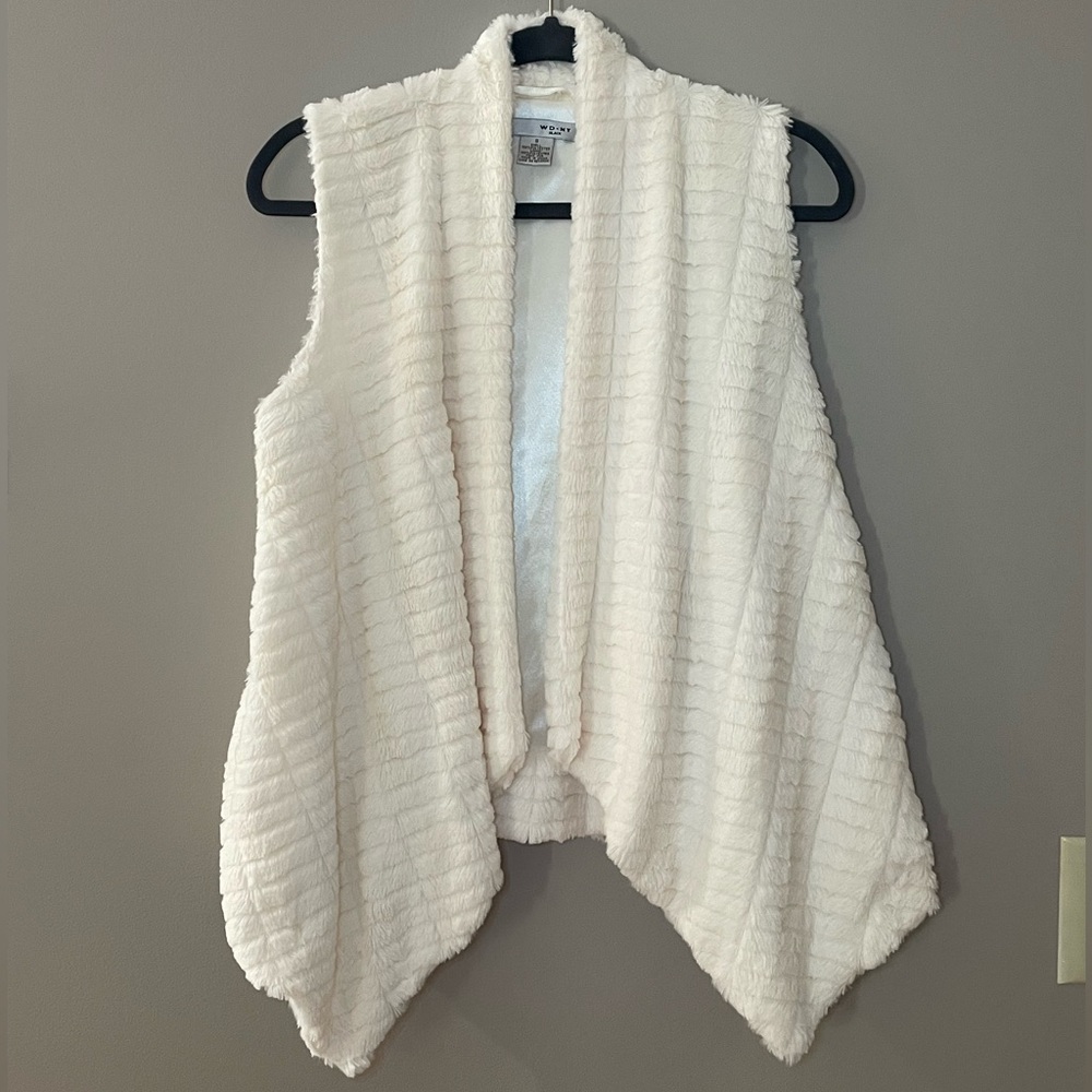 Faux Fur cream vest with pockets (S)